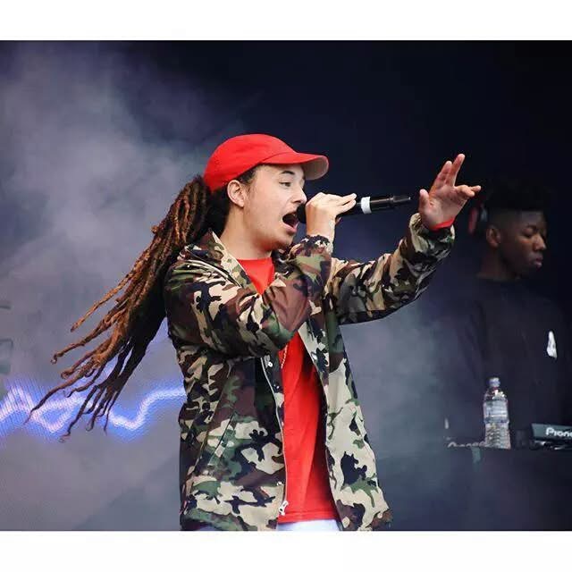 Isaiah Dreads performing with DJ Narx.