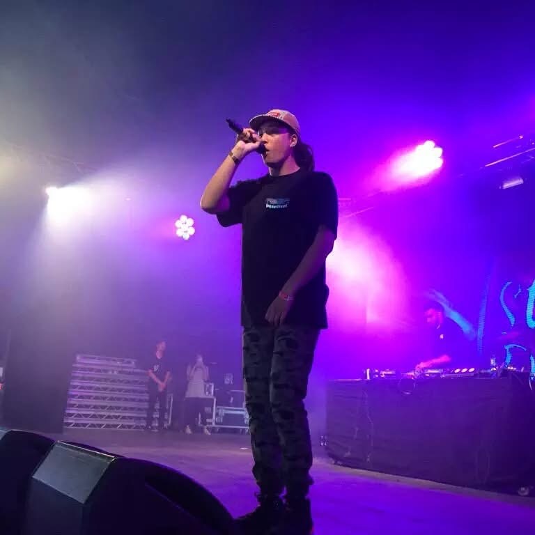 Isaiah Dreads performing at Reading Festival on the 1Xtra stage.