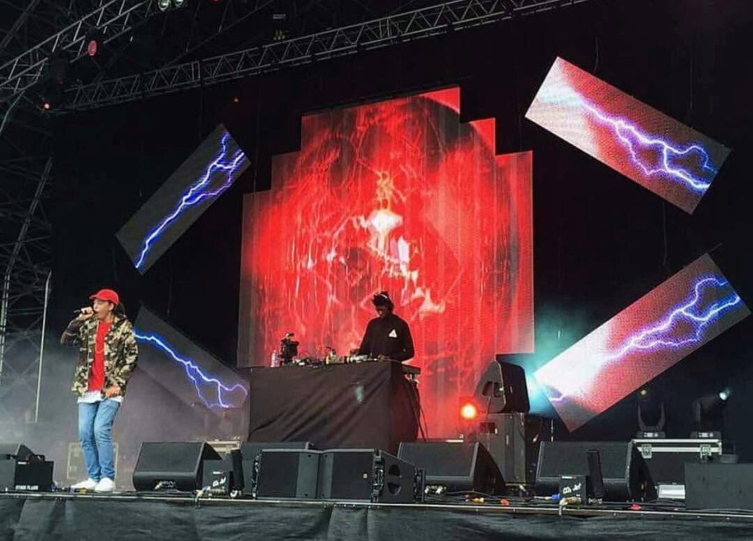 Isaiah Dreads performing with DJ Narx.
