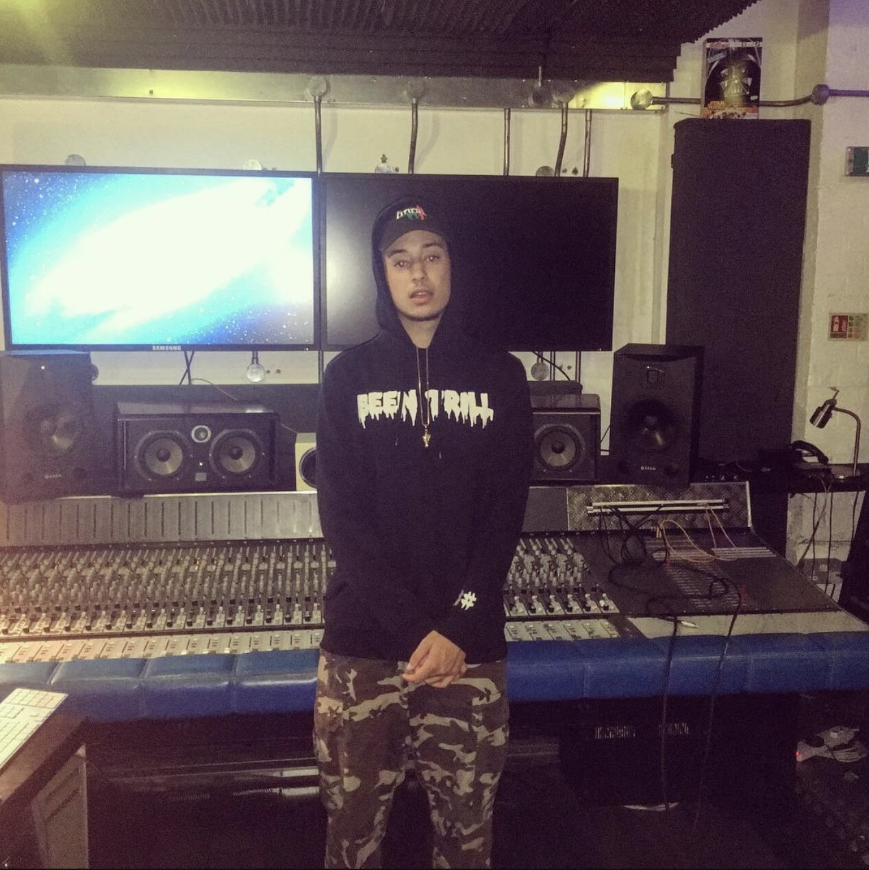 Isaiah Dreads in a studio session in London.