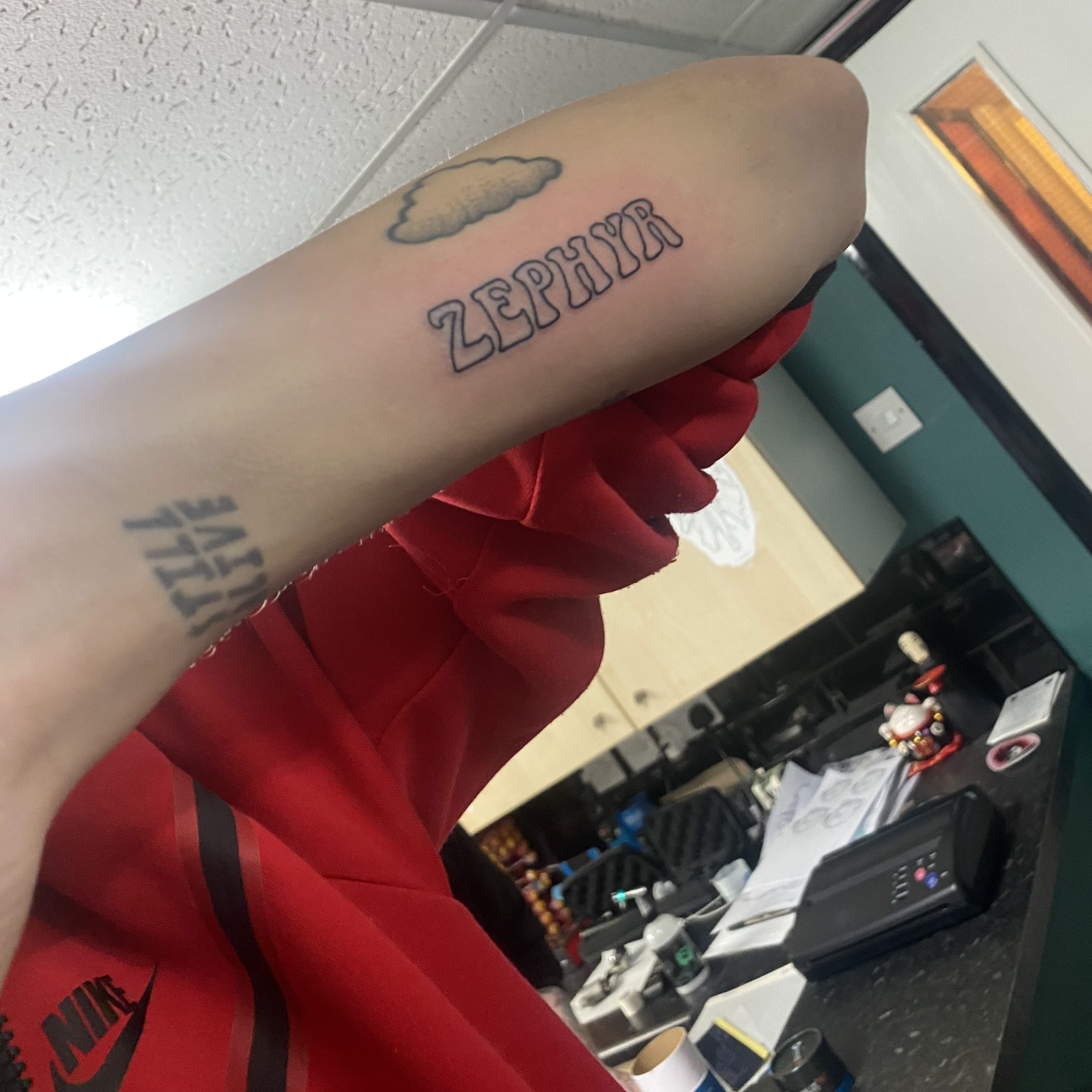 Isaiah Dreads' Zephyr tattoo in Newcastle on his headline tour.